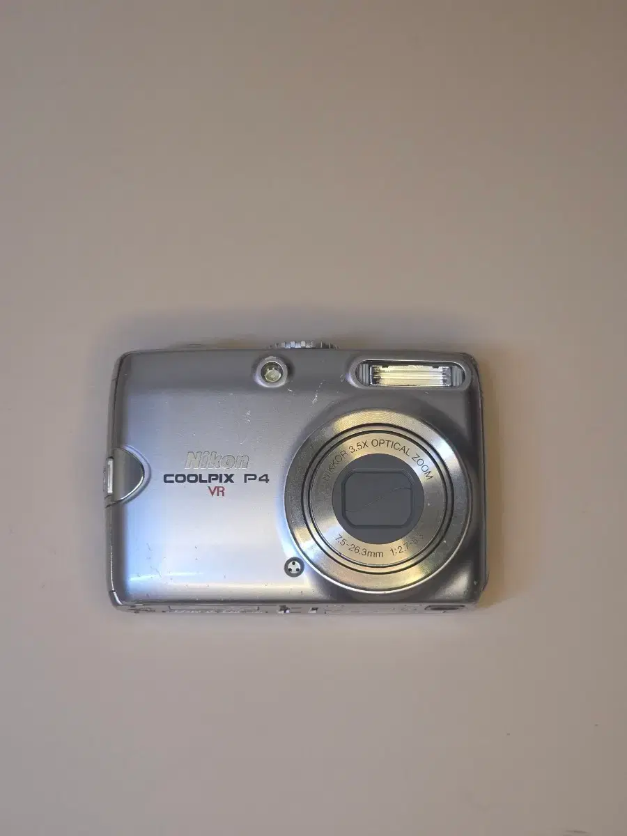 니콘 쿨픽스P4 / Nikon Coolpix P4 / Silver | 브랜드 중고거래 플랫폼